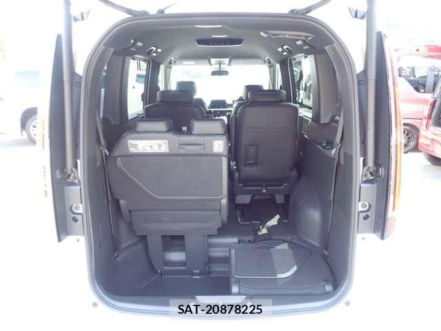 Honda e 2023-10 8010892-14