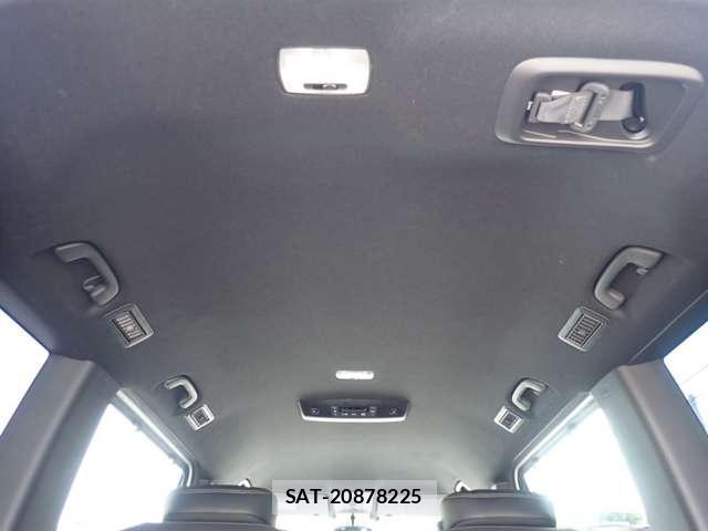 Honda e 2023-10 8010892-16