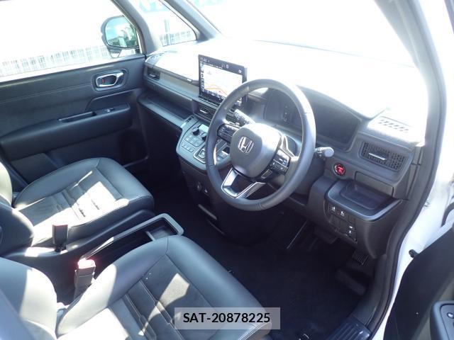 Honda e 2023-10 8010892-6