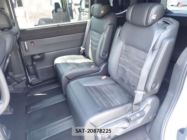 Honda e 2023-10 8010892-7