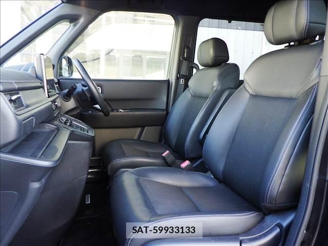 Honda e 2023-10 8011012-16