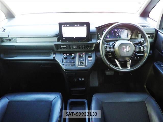 Honda e 2023-10 8011012-2
