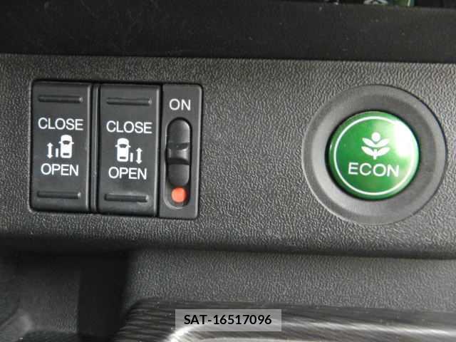 Honda e 2021-04 8011041-4