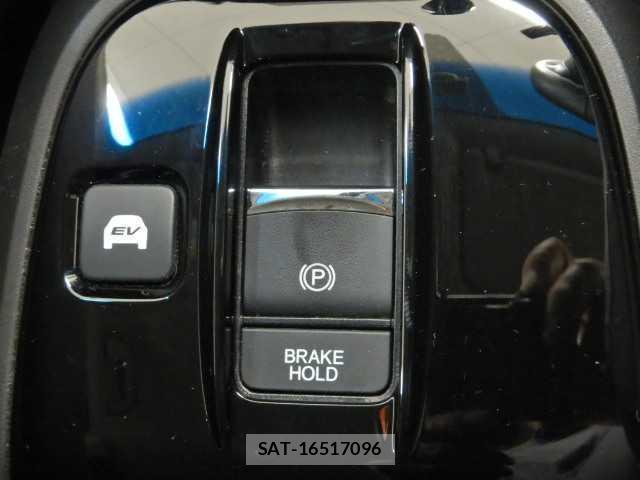 Honda e 2021-04 8011041-5