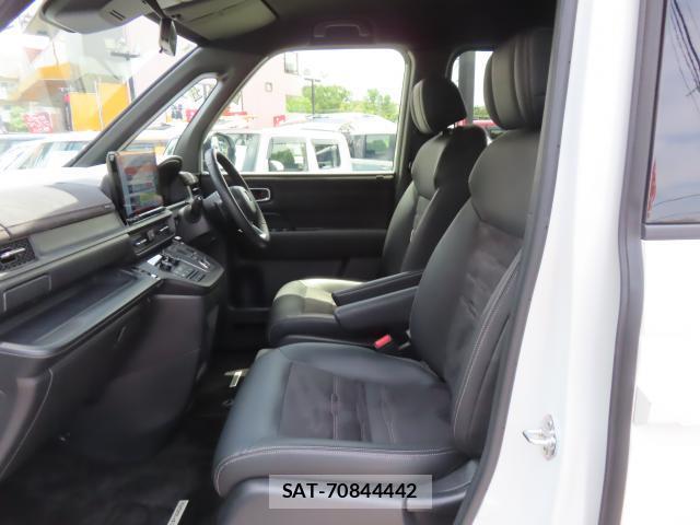 Honda e 2023-09 8011441-2