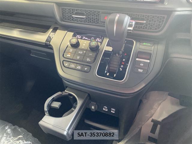 Honda e 2026-05 8011448-10