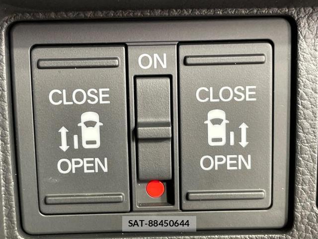 Honda e 2023-11 8011589-5
