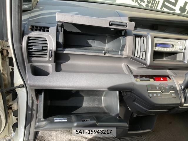 Honda e 2011-03 8011820-16