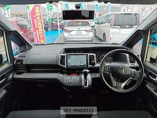 Honda e 2014-03 8011915-2