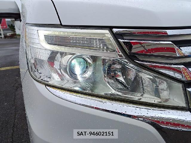 Honda e 2014-03 8011915-8
