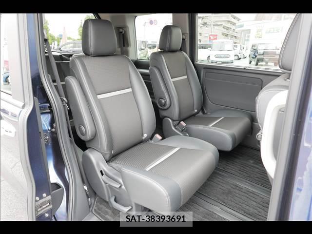 Honda e 2017-10 8011962-19