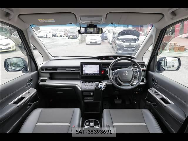 Honda e 2017-10 8011962-2