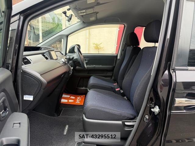 Honda e 2009-05 8012049-8