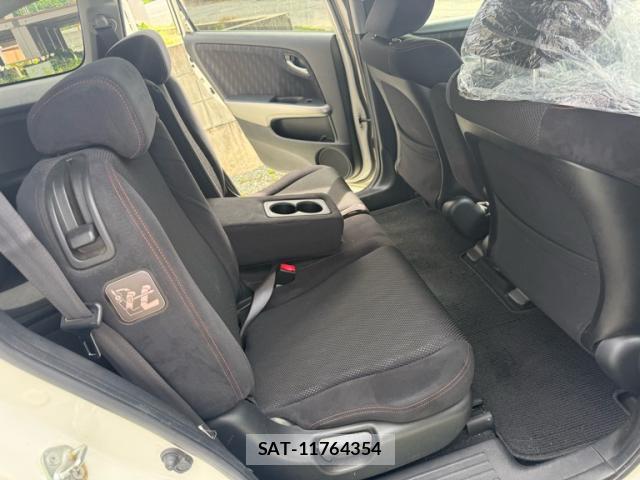 Honda STREAM 2010-06 8009410-7