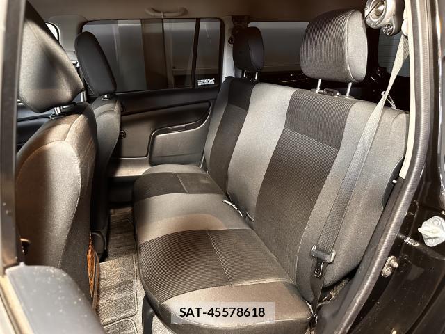 Toyota SUCCEED 2017-04 8009184-11
