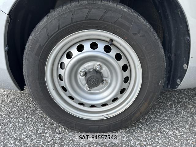 Toyota SUCCEED 2017-03 7817882-3
