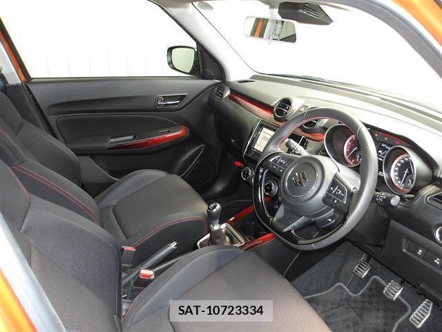 Suzuki SWIFT 2024-03 8004544-11