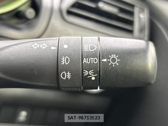 Suzuki SWIFT 2021-11 8007841-12