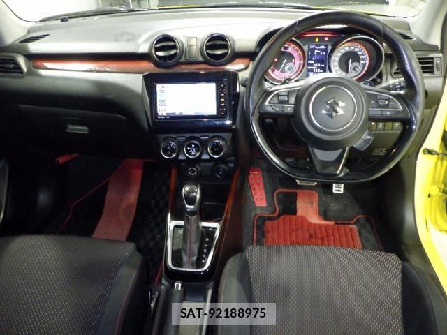 Suzuki SWIFT 2018-01 8008152-2