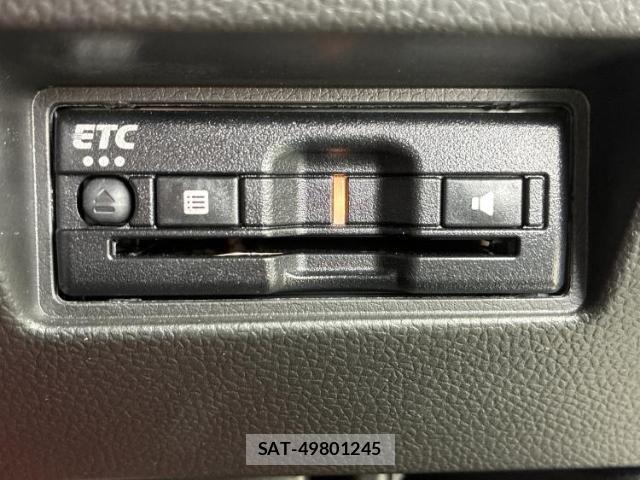 Suzuki SWIFT 2023-10 8008319-14