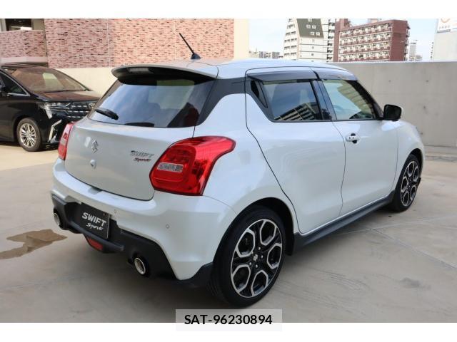 Suzuki SWIFT 2022-05 8008375-12