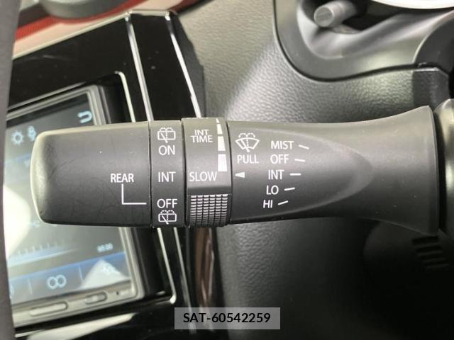 Suzuki SWIFT 2024-01 8008898-13