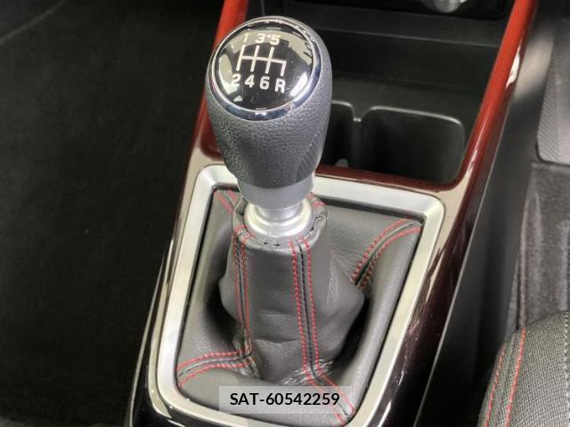 Suzuki SWIFT 2024-01 8008898-14