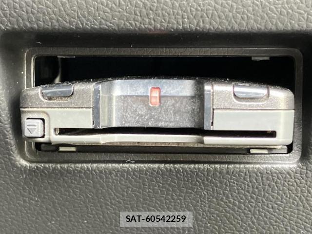 Suzuki SWIFT 2024-01 8008898-15