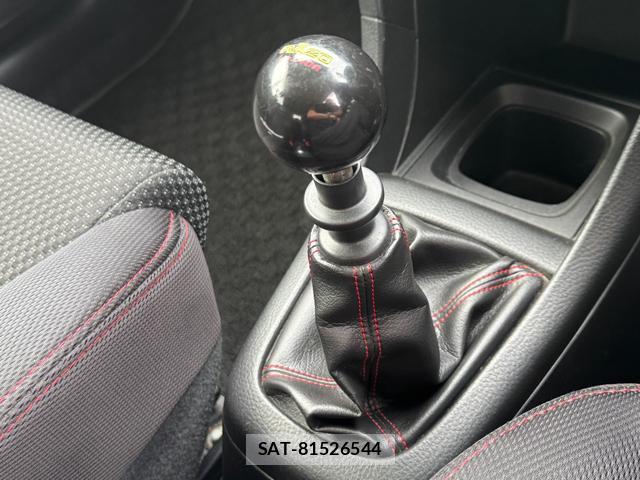 Suzuki SWIFT 2015-10 8009441-10