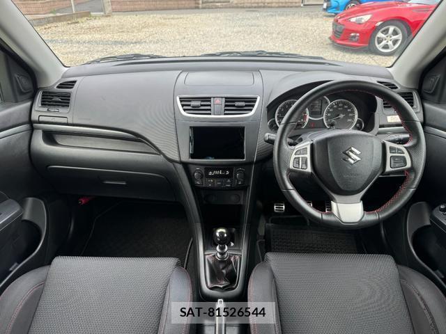 Suzuki SWIFT 2015-10 8009441-8