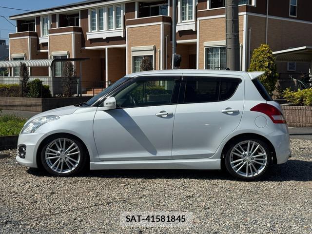 Suzuki SWIFT 2012-06 8009442-4