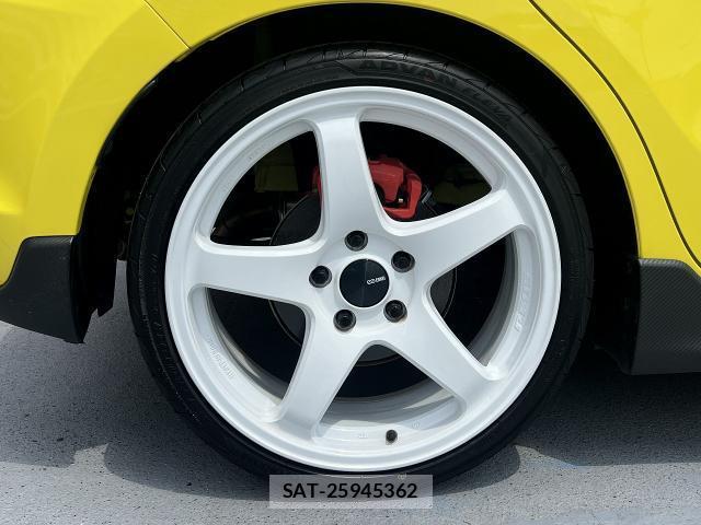 Suzuki SWIFT 2023-12 8010381-19