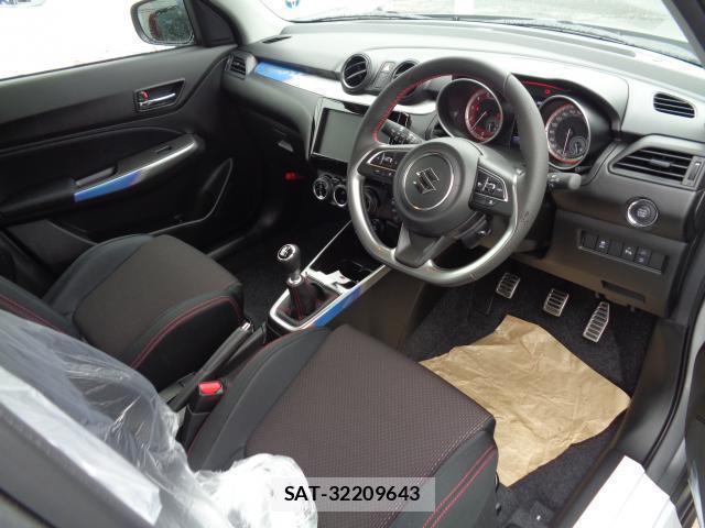 Suzuki SWIFT 2025-10 8010687-3