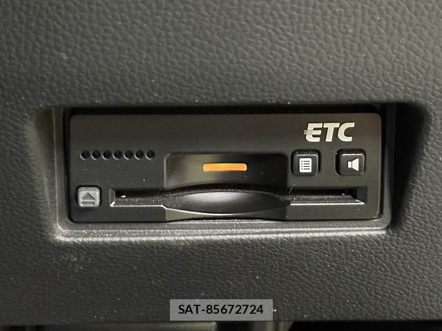 Suzuki SWIFT 2019-06 8010882-13