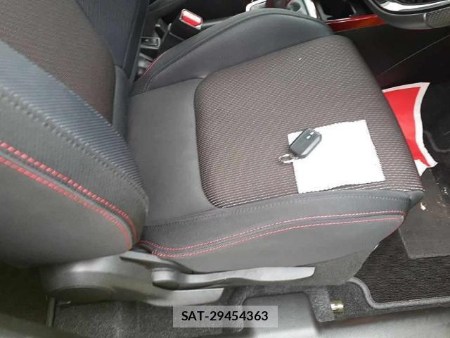 Suzuki SWIFT 2021-04 8011563-3
