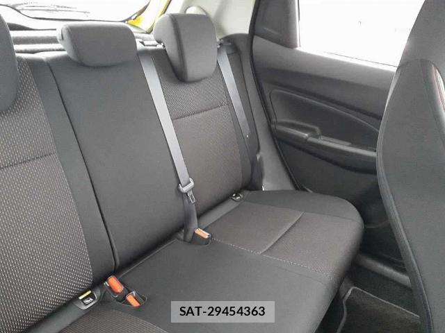 Suzuki SWIFT 2021-04 8011563-4