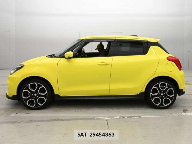 Suzuki SWIFT 2021-04 8011563-8