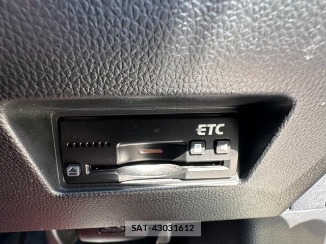 Suzuki SWIFT 2018-09 8011739-19