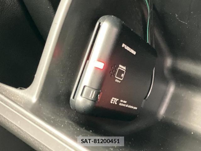 Suzuki SWIFT 2018-06 8012207-17