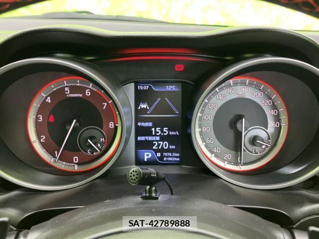 Suzuki SWIFT 2018-01 8012324-12