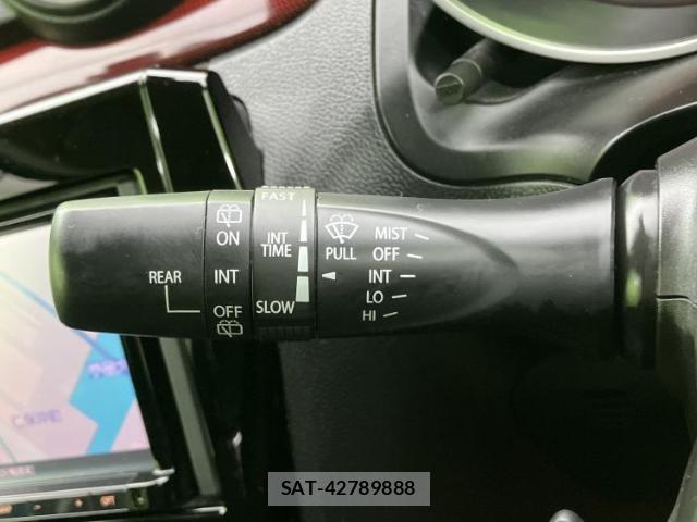 Suzuki SWIFT 2018-01 8012324-14