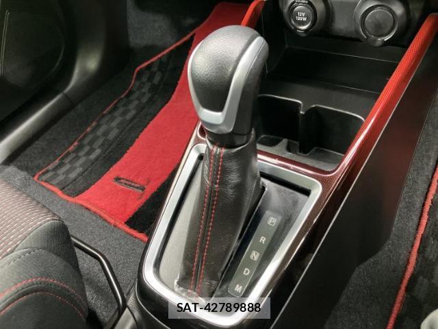 Suzuki SWIFT 2018-01 8012324-16