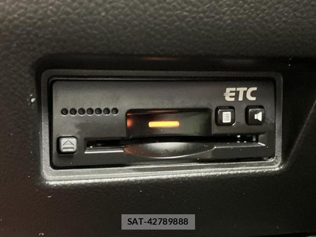 Suzuki SWIFT 2018-01 8012324-17