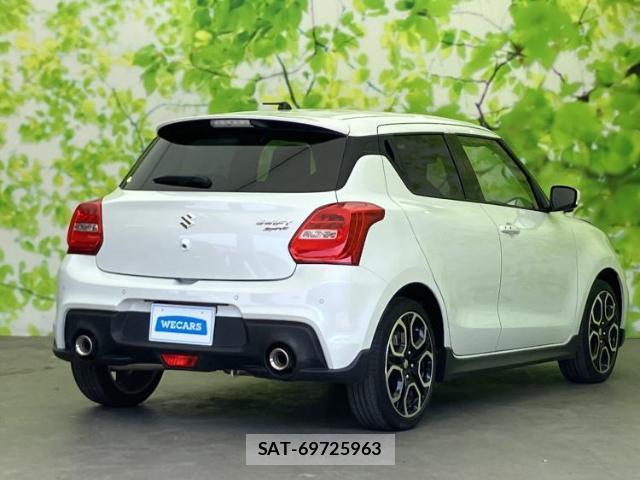 Suzuki SWIFT 2023-02 8012334-2