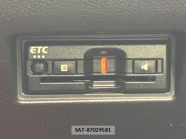 Suzuki SWIFT 2023-12 8012433-15