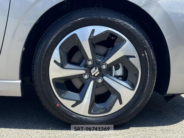 Suzuki SWIFT 2025-08 8007837-19