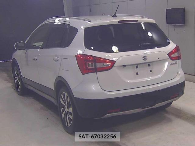Suzuki SX4 S-CROSS 2017-07 8008143-1