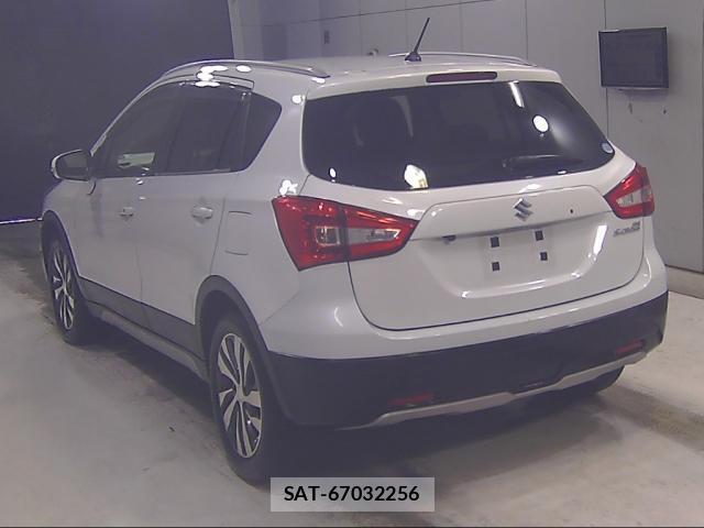 Suzuki SX4 S-CROSS 2017-07 8008143-4