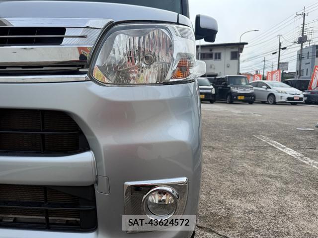 Daihatsu TANTO 2017-01 8004548-11