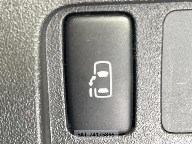 Daihatsu TANTO 2013-04 8005134-2